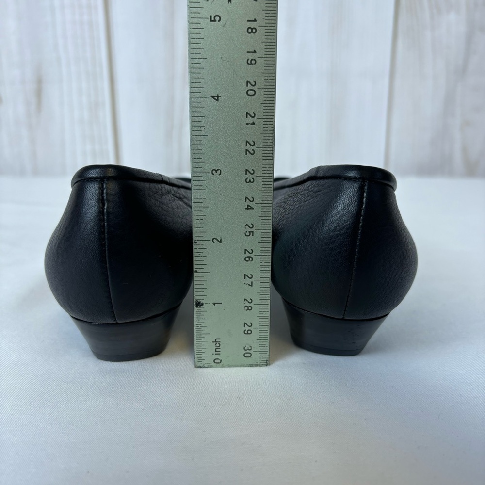 Ros Hommerson Pebble Leather with Bow Pumps Sculptured Heel Black Heels Size 6.5 - Picture 8 of 10